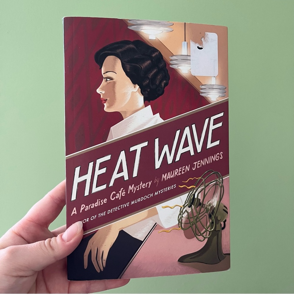 📚 4/25$ 📚 Heat Wave by Maureen Jennings
